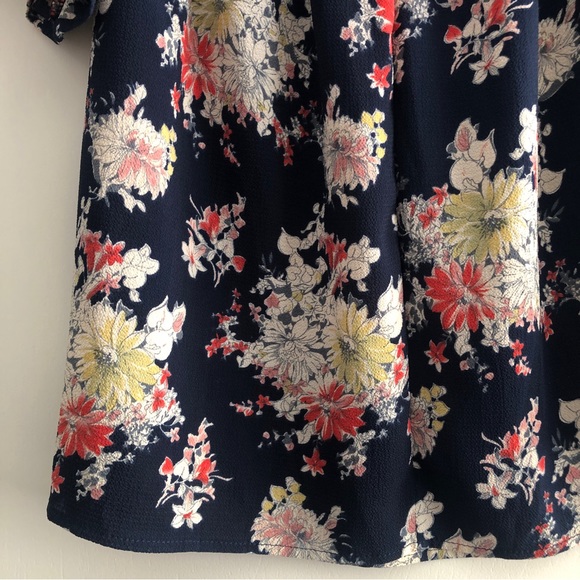 Blue Sky Open Shoulder Top - Size M - Picture 3 of 3